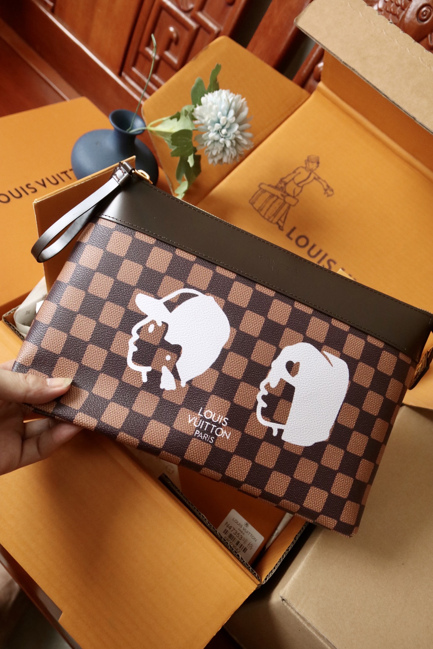 Louis Vuitton Pochette Voyage Souple Monogram Eclipse Coated Canvas Clutch 4 i1753339431468 9668 0 2
