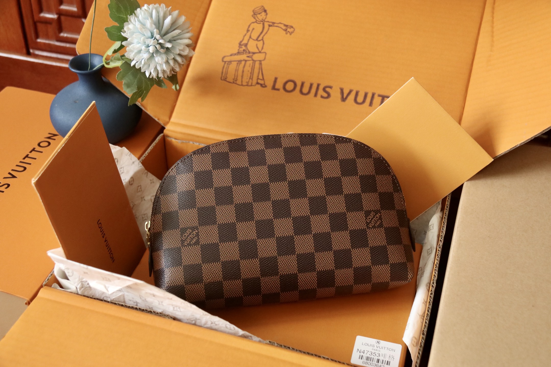 Louis Vuitton Damier Ebene Canvas Nice BB Toiletry Pouch, 24 x 17 x 6 cm 2 i1753339735527 1814 0 0