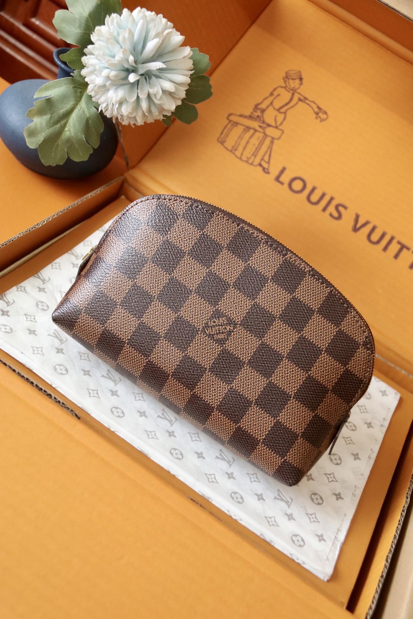 Louis Vuitton Monogram Brown Coated Canvas Round Cosmetic Pouch 17 x 12 x 6cm 3 i1754635124050 6425 0 1