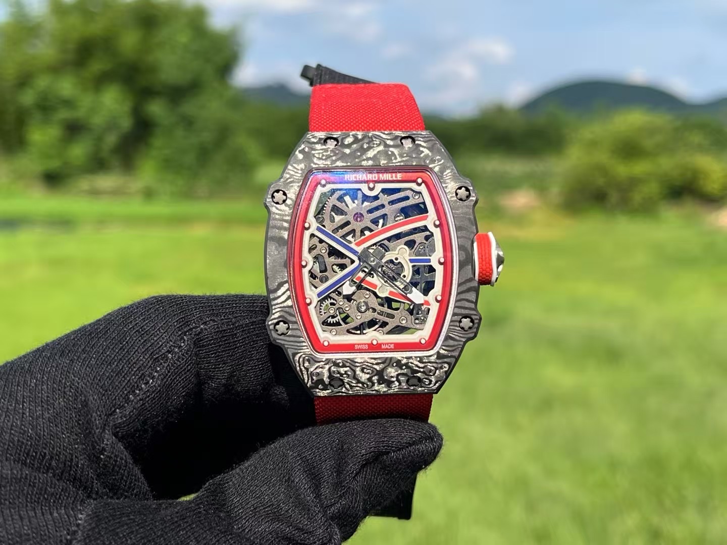 NO:541542,RICHARD MILLE / RM67-02 Men's series ultra-thin integrated movement, original data 12-point winding wheel super-large kinetic energy storage, six-point original rotor automatic winding watch, wine barrel case is made of RICHARD MILLE's unique TT carbon fiber and TT fully automatic mechanical composite materials. While maintaining lightness, it has excellent impact resistance. 38.70 mm/48mm diameter, ultra-thin thickness is only 12.3mm hollow dial, sapphire mirror, and back. At the start of the 2017 London World Track and Field Championships, RICHARD MILLE tailored a RM 67-02 High for brand friends (also recognized as the king of high jump) Mutaz Essa Barshim  Jum (high jump), this watch is another reflection of the brand's charm, lighter and stronger, making it another outstanding sporty luxury watch of the brand. It is as light as the second layer of skin, giving the wearer a unique noble identity and commemorative meaning!  ,19860909RICHARD MILLE 理查米尔/ RM67-02 男士系列超薄一体机芯,原装数据 12点发条轮超大动能储存,六点位原装摆陀 自动上弦腕表,酒桶表壳以RICHARD MILLE独有的TT碳纤维和TT全自动机械复合材料打造而成,在保持轻盈特性的同时,更具卓越的耐冲击性能,38.70 mm/48mm表径,超薄厚度只有12.3mm镂空表盘,蓝宝石镜面,背透.在2017年伦敦世界田径锦标赛开赛之时,RICHARD MILLE为品牌友人（也是公认的跳高之王）Mutaz Essa Barshim量身打造了一枚RM 67-02 High Jum（跳高）,此款腕表便是品牌魅力的再次体现更卓越、更轻盈、更坚固,令其成为了品牌的又一枚卓越的运动型豪华腕表,轻盈如第二层肌肤,赋予佩戴者独一无二的尊贵身份以及纪念意义！,,Watch