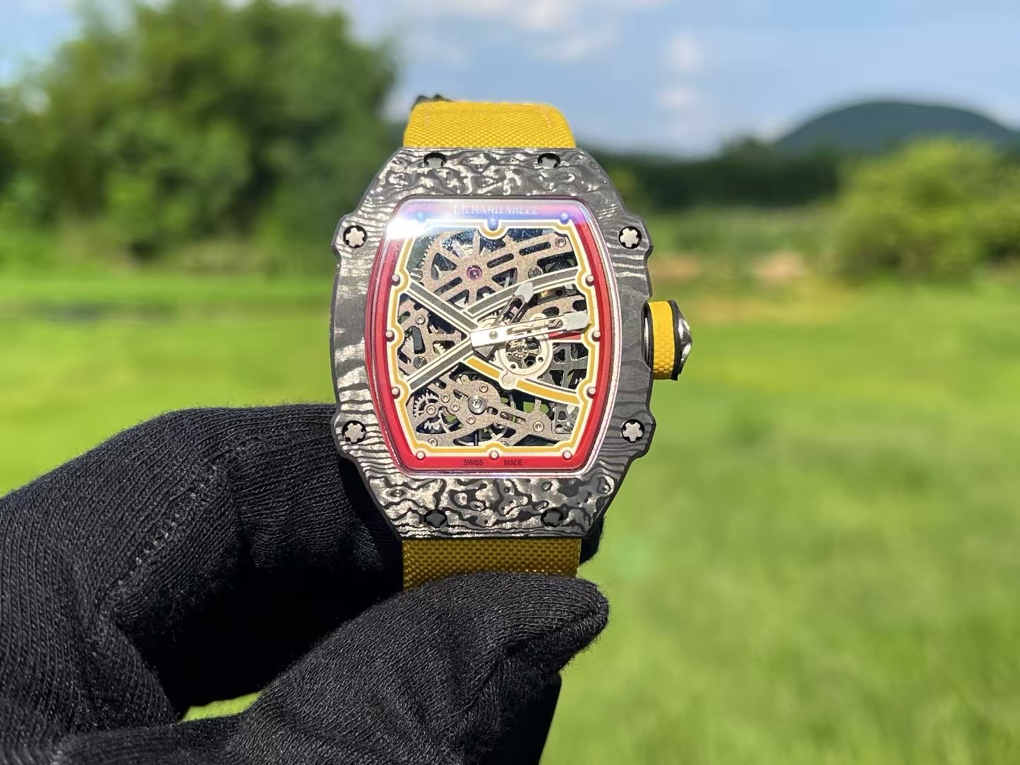 NO:541577,RICHARD MILLE RM67-02 Men's series ultra-thin integrated movement, original data 12-point winding wheel super-large kinetic energy storage, six-point original rotor automatic winding watch, wine barrel case is made of RICHARD MILLE's unique TT carbon fiber and TT fully automatic mechanical composite materials. While maintaining lightness, it has excellent impact resistance. 38.70mm/48mm watch diameter, ultra-thin thickness is only 12.3mm hollow dial, sapphire mirror, and back. At the start of the 2017 London World Track and Field Championships, RICHARD MILLE tailored a RM 67-02 High for brand friends (also recognized as the king of high jump) Mutaz Essa Barshim  Jum (high jump), this watch is another reflection of the brand's charm, lighter and stronger, making it another outstanding sporty luxury watch of the brand. It is as light as the second layer of skin, giving the wearer a unique noble identity and commemorative meaning!  ,19860909RICHARD MILLE  理查米尔 RM67-02 男士系列超薄一体机芯,原装数据 12点发条轮超大动能储存,六点位原装摆陀 自动上弦腕表,酒桶表壳以RICHARD MILLE独有的TT碳纤维和TT全自动机械复合材料打造而成,在保持轻盈特性的同时,更具卓越的耐冲击性能,38.70mm/ 48mm表径,超薄厚度只有12.3mm镂空表盘,蓝宝石镜面,背透.在2017年伦敦世界田径锦标赛开赛之时,RICHARD MILLE为品牌友人（也是公认的跳高之王）Mutaz Essa Barshim量身打造了一枚RM 67-02 High Jum（跳高）,此款腕表便是品牌魅力的再次体现更卓越、更轻盈、更坚固,令其成为了品牌的又一枚卓越的运动型豪华腕表,轻盈如第二层肌肤,赋予佩戴者独一无二的尊贵身份以及纪念意义！,,Watch