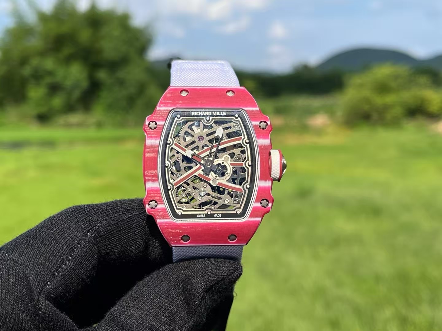 NO:337031,1.65w RICHARD MILLE RM67-02 Men's series ultra-thin integrated movement, original data 12-point winding wheel super-large kinetic energy storage, six-point original rotor automatic winding watch, wine barrel case is made of RICHARD MILLE's unique TT carbon fiber and TT fully automatic mechanical composite materials. While maintaining lightness, it has excellent impact resistance. 38.70 x 48mm watch diameter, ultra-thin thickness is only 12.3mm hollow dial, sapphire mirror, and back. At the start of the 2017 London World Track and Field Championships, RICHARD MILLE tailored a RM 67-02 High for brand friends (also recognized as the king of high jump) Mutaz Essa Barshim  Jum (high jump), this watch is another reflection of the brand's charm, lighter and stronger, making it another outstanding sporty luxury watch of the brand. It is as light as the second layer of skin, giving the wearer a unique noble identity and commemorative meaning!  ,198609091.65w RICHARD MILLE  理查米尔 RM67-02 男士系列超薄一体机芯,原装数据 12点发条轮超大动能储存,六点位原装摆陀 自动上弦腕表,酒桶表壳以RICHARD MILLE独有的TT碳纤维和TT全自动机械复合材料打造而成,在保持轻盈特性的同时,更具卓越的耐冲击性能,38.70 x 48mm表径,超薄厚度只有12.3mm镂空表盘,蓝宝石镜面,背透.在2017年伦敦世界田径锦标赛开赛之时,RICHARD MILLE为品牌友人（也是公认的跳高之王）Mutaz Essa Barshim量身打造了一枚RM 67-02 High Jum（跳高）,此款腕表便是品牌魅力的再次体现更卓越、更轻盈、更坚固,令其成为了品牌的又一枚卓越的运动型豪华腕表,轻盈如第二层肌肤,赋予佩戴者独一无二的尊贵身份以及纪念意义！,,Watch