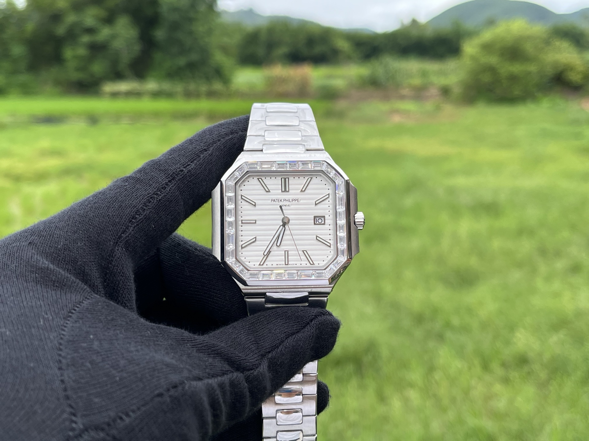 NO:336779,Patek Philippe / CUBITUS series 5821/1A-001 watch - a perfect fusion of classic and innovation. A noble choice, a craftsmanship. Patek Philippe CUBITUS series 5821/1A-001 watch, interprets the modern gentleman style with a 45mm atmospheric diameter, and 8.6mm thin thickness to achieve an excellent balance of elegance and comfort. The 904L stainless steel forged case has a coexistence of hardness and luster, which is timeless and innovative, showing extraordinary taste. Perspective, without fear of time. Sapphire crystal mirror, high scratch resistance, wear resistance, transparent and flawless, ensuring clear reading. The flow of light and shadow shows low-key luxury. Excellent movement, accurate and eternal, equipped with automatic mechanical movement to plywood  , precise and stable when walking, with abundant power, inheriting Patek Philippe's consistent watchmaking essence and giving the wrist a lasting power. Details are exquisite and the style is sustainable. From case polishing to dial design, every detail is polished with craftsmanship, simple without losing its sharpness. Whether it is business occasions or daily wear, it can show extraordinary style. Patek Philippe CUBITUS 5821/1A-001 - is not only a witness of time, but also a symbol of identity. Have it immediately and achieve a legend!  ,,patek philippe19860909百达翡丽 /CUBITUS系列 5821/1A-001 腕表——经典与创新的完美融合 尊贵之选,匠心之作 百达翡丽CUBITUS系列 5821/1A-001 腕表,以45mm大气表径诠释现代绅士风范,8.6mm纤薄厚度成就优雅与舒适的绝佳平衡.904L精钢锻造表壳,硬度与光泽并存,历久弥新,彰显非凡品味.  通透视界,无惧时光 蓝宝石水晶镜面,高抗刮耐磨,通透无瑕,确保读时清晰如初.光影流转间,尽显低调奢华.  卓越机芯,精准永恒 搭载 自动机械机芯改夹板 ,走时精准稳定,动力充沛,传承百达翡丽一贯的制表精髓,赋予腕间恒久动力.  细节至臻,风格永续 从表壳抛光到表盘设计,每一处细节均经匠心打磨,简约而不失锋芒,无论是商务场合还是日常佩戴,皆能彰显非凡格调.  百达翡丽 CUBITUS 5821/1A-001——不止是时间的见证,更是身份的象征. 即刻拥有,成就传奇！,,patek philippe,Watch