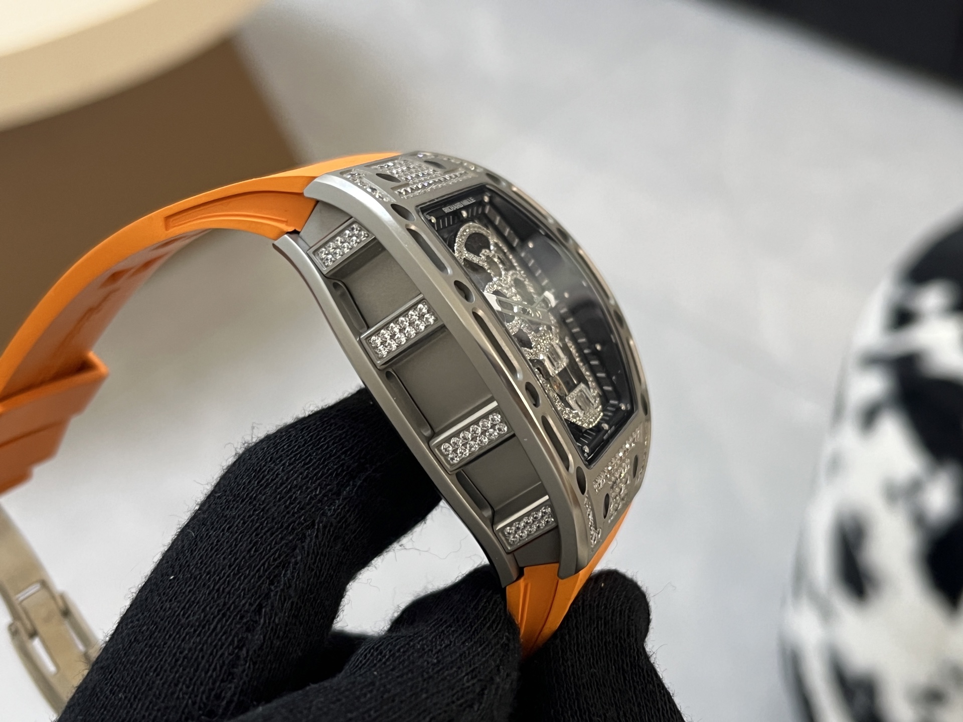 Richard Mille RM 052 Cassa grigia con teschio, lunetta con diamanti, quadrante scheletrato, cinturino in caucciù arancione 43 mm Meccanico da uomo