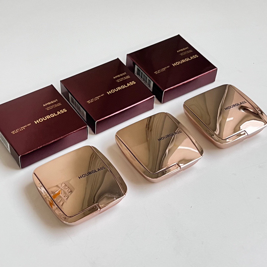 通✨80包
可配中文标，正品烤粉工艺，原厂包材，粉质纹路块块雅，细节全对版，味道对香，市面最高版本，非流通普货，正品质量直供，支持对比，明通市场认可版本✔️hourglass五花肉腮红明通版4.2g！色号：diffused heat#，mood exposure#，ethereal glow#，luminous flush#，at night#，sublime flush#。