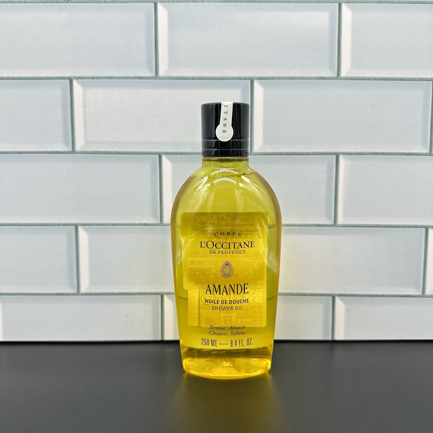 32! (Nota del pedido: aceite de ducha de almendras L'Occitane versión 26 250ml) Aceite de ducha de almendras dulces L'O…