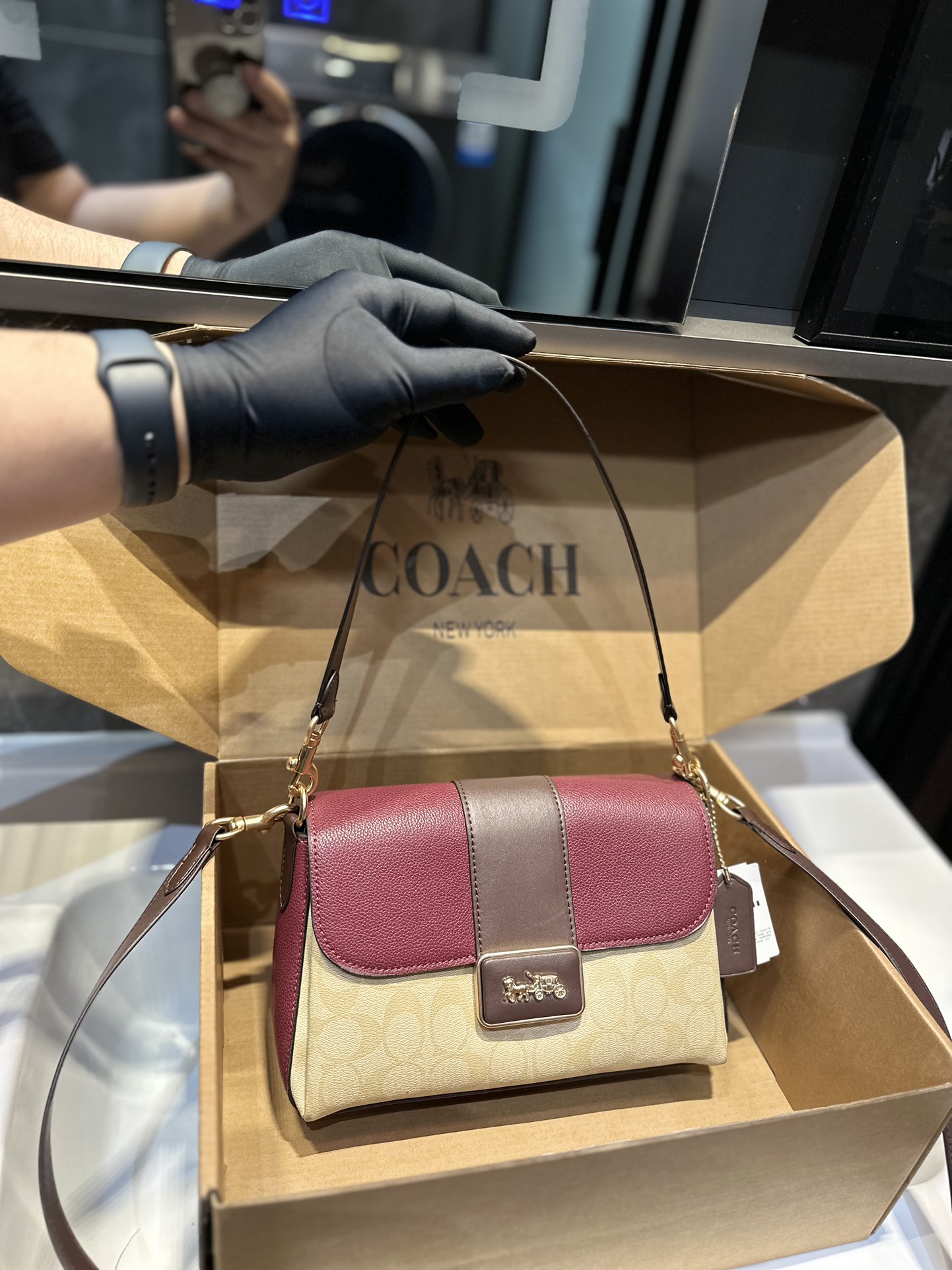 ❤️p155❤️Coach. Ole Grace Spalla Borsa [Same modello in Celebrity] Coach /- “#Coach Outlet Women’s Borse Classic Grazing Spalla Bag della borsa multifunzionale incorporata Apertura e chiusura, lunghezza verticale del nastro in tessuto 21 cm Manico rimovibile esterno Open Tasca Vertical Lunghezza verticale 55 cm Riepibile spalla cinghia, può essere utilizzato per la spalla o la traversa QM Dimensione: 25 cm (lunghezza) x 16 cm (altezza) x 8,5 cm (larghezza)