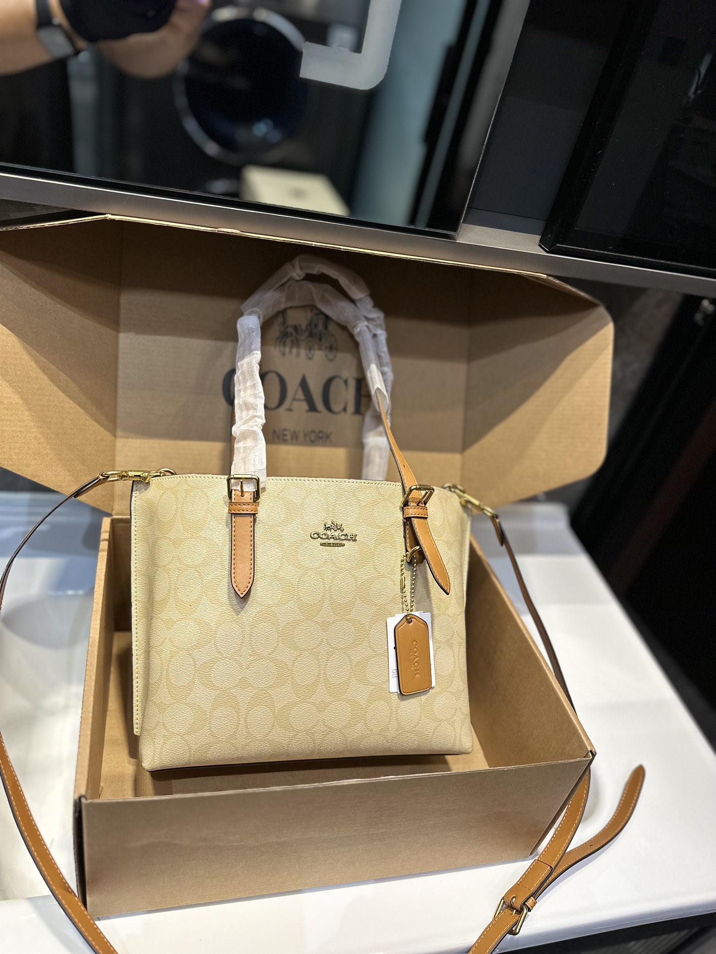 Shop Designer
 Coach Handbags Tote Bags Best Luxury Replica
 Mollie