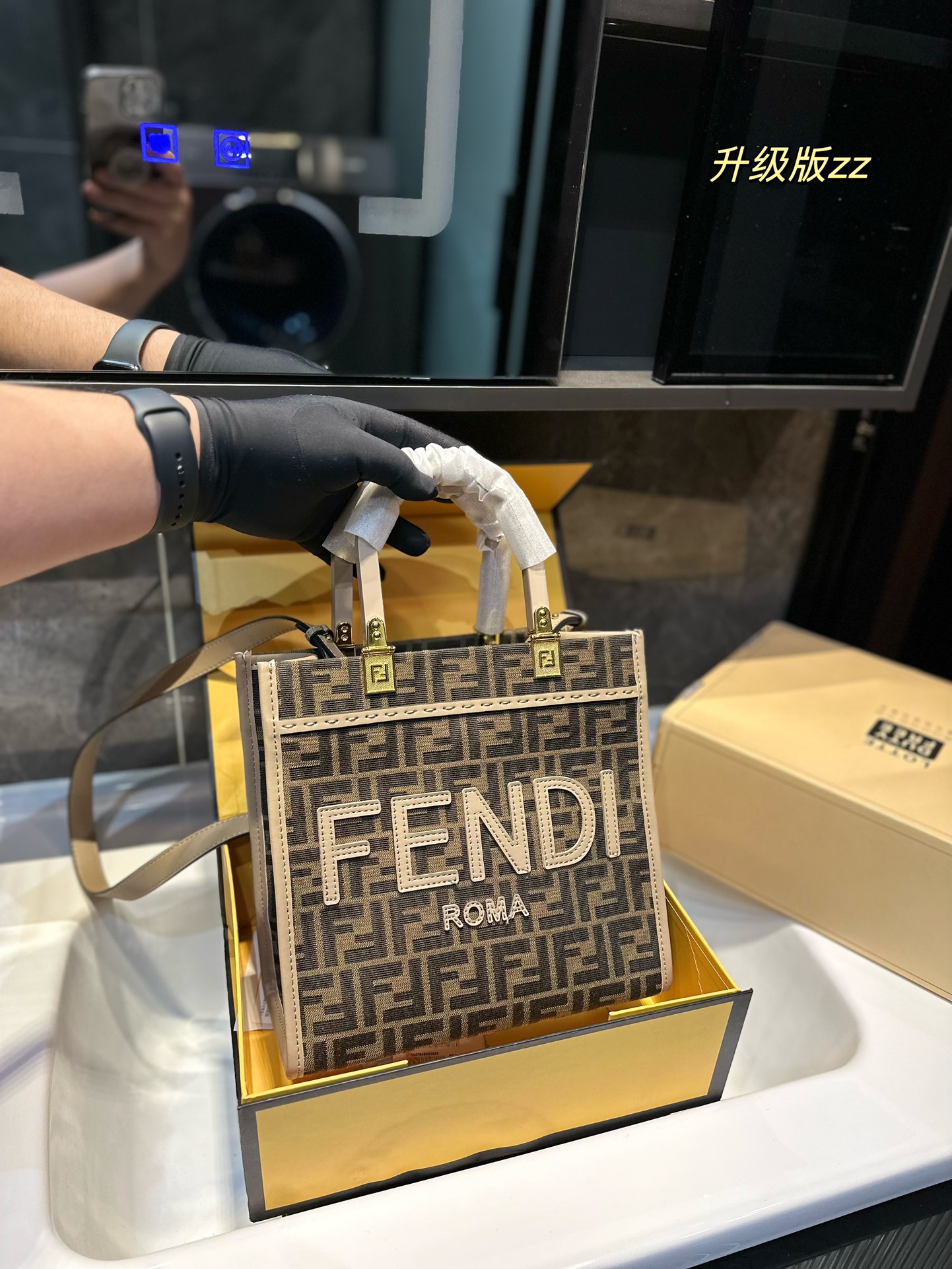 Fendi 1:1
 Handbags Tote Bags