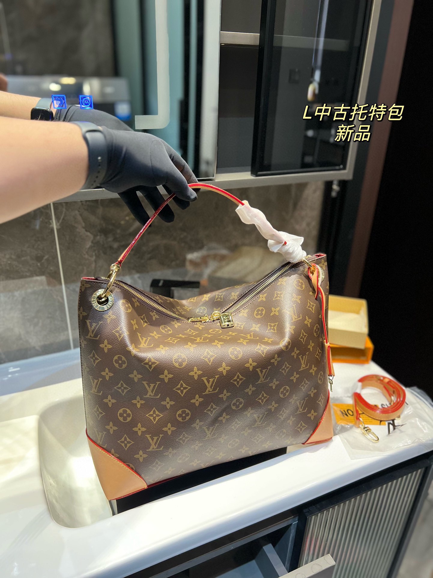 Top Fake Designer
 Louis Vuitton Handbags Tote Bags Replica Every