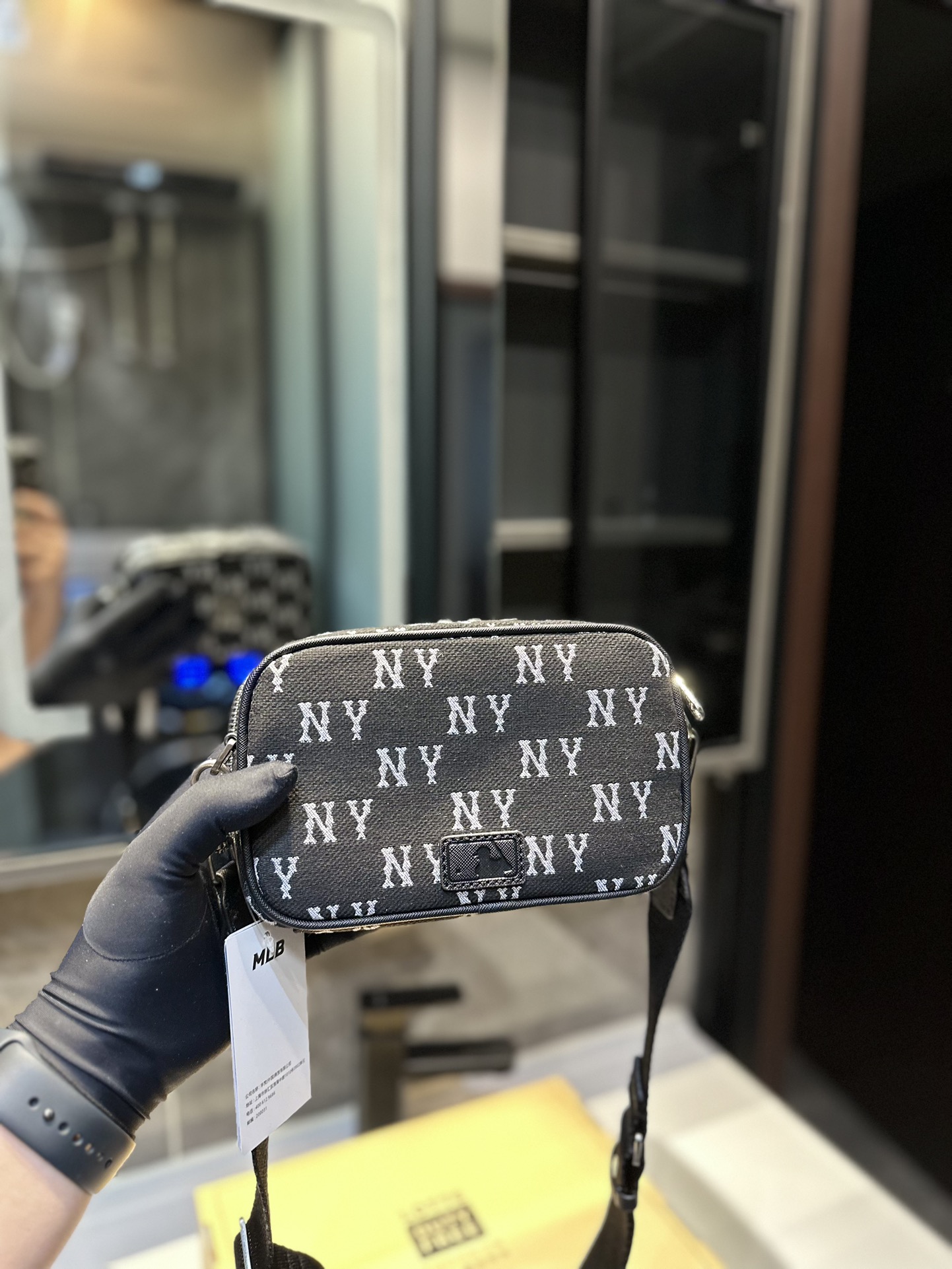 MLB NY Canvas Camera Bag with One-Shoulder Strap, Yankees Design, Vintage Floral Pattern, Size 19cm - 图片 7