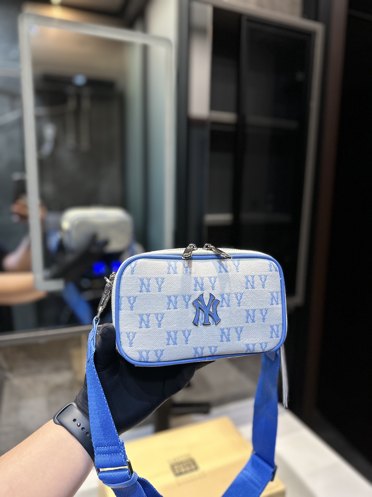 MLB NY Canvas Camera Bag with One-Shoulder Strap, Yankees Design, Vintage Floral Pattern, Size 19cm - 图片 3