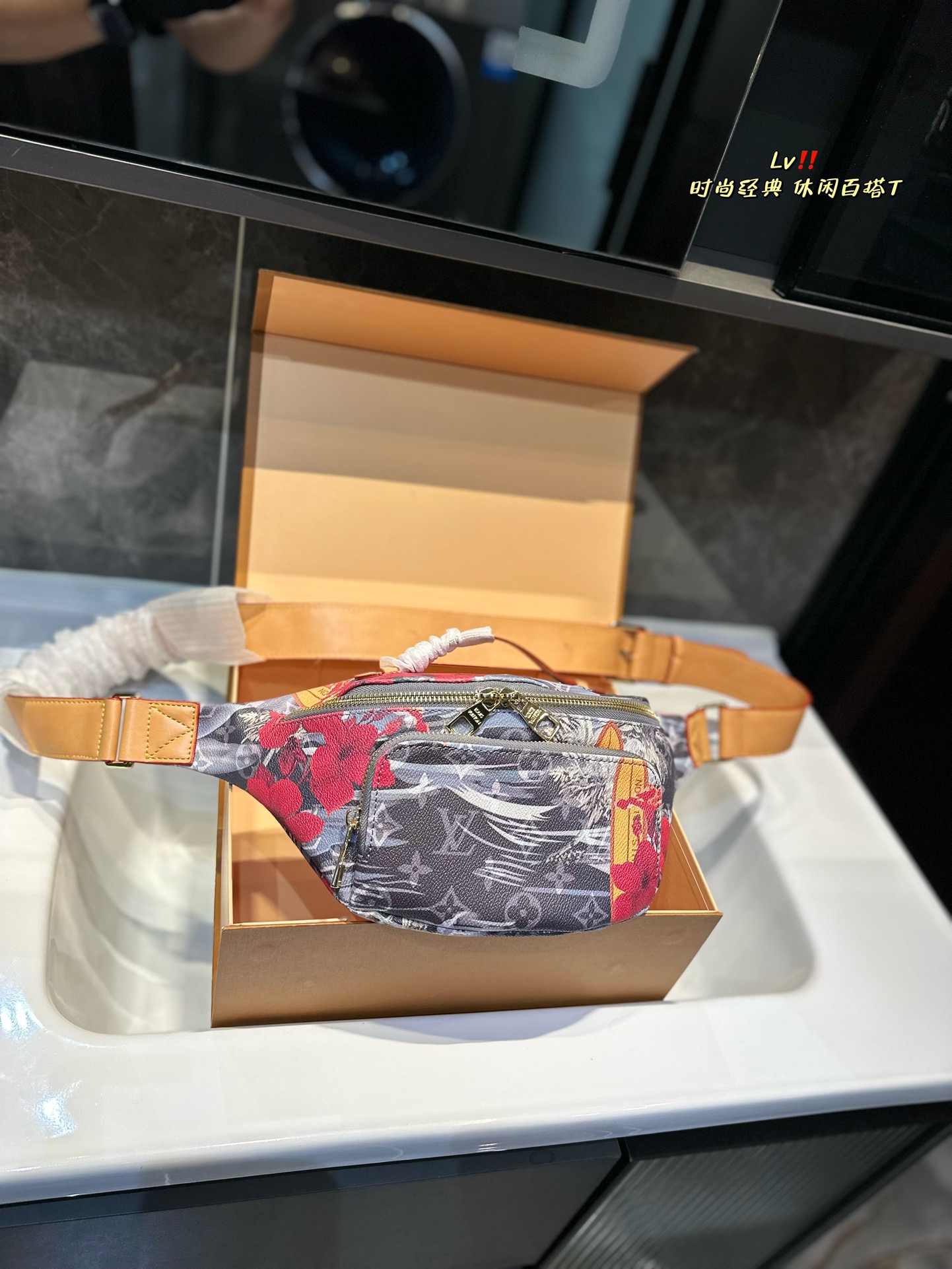 Louis Vuitton Belt Bags & Fanny Packs Unisex