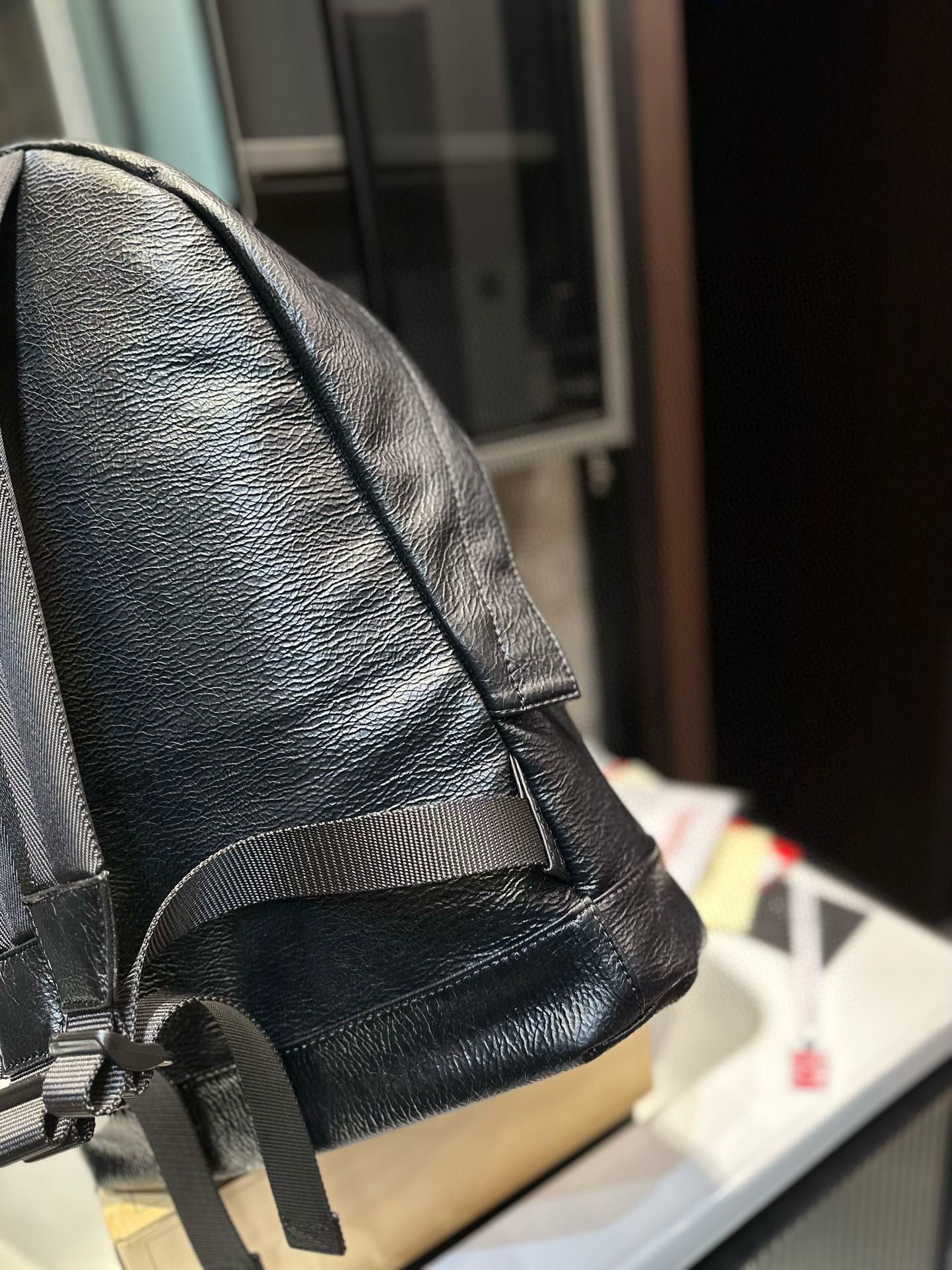 Stylish Parisian Balenciaga Double-Shoulder Bag with Customized Design and Waterproof Zipper - 图片 6