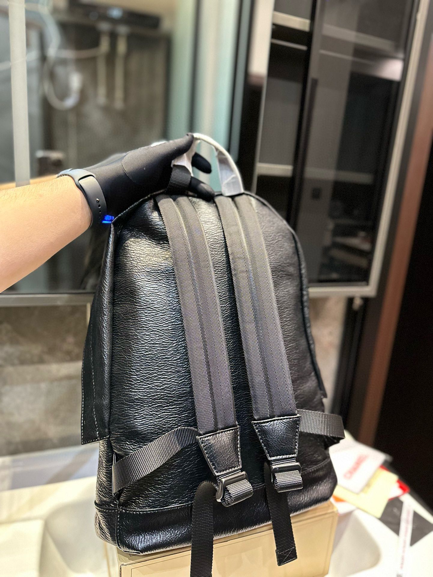 Stylish Parisian Balenciaga Double-Shoulder Bag with Customized Design and Waterproof Zipper - 图片 5
