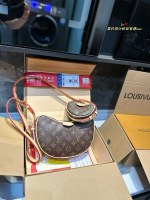 ❤️ (Folding Gift Box) ❤️Salty and Sweet Ceiling 1_LV Pea Two-in-One LV Pea Bag is called Loop, which means "ring", but because it looks so much like a pea, everyone calls it together For "Pea Size: 20 1 ❤️ (Folding Gift Box) ❤️Salty and Sweet Ceiling 1_LV Pea Two-in-One LV Pea Bag is called Loop, which means “ring”, but because it looks so much like a pea, everyone calls it together For “Pea Size: 20