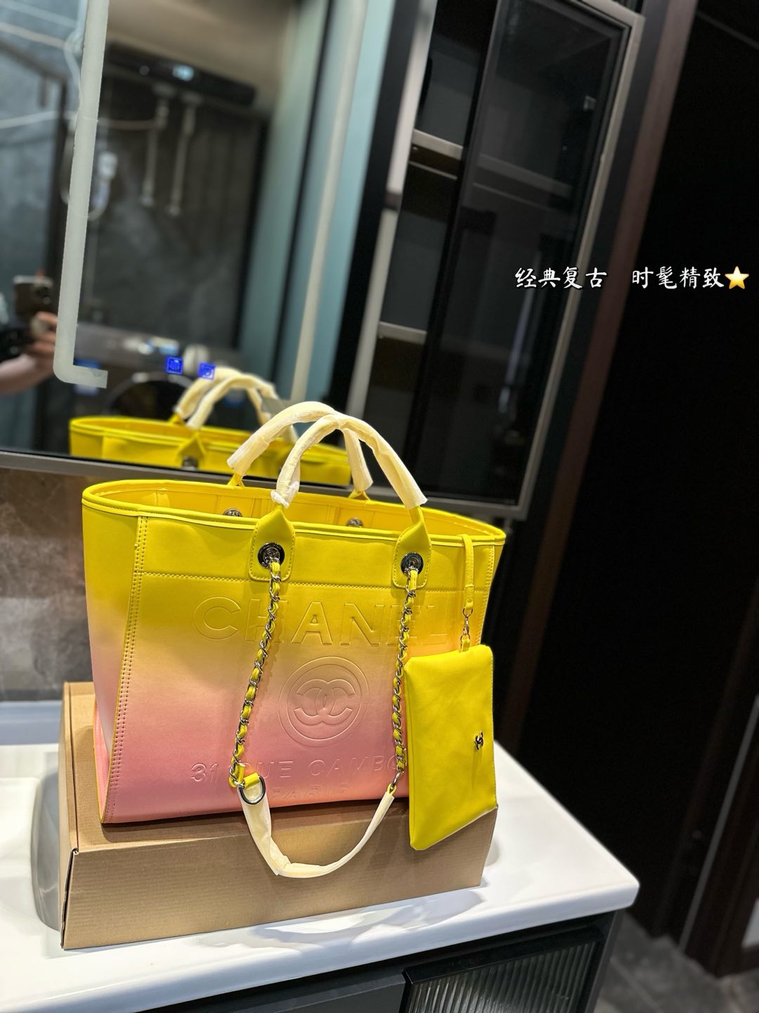 ❤️p150❤️ La borsa da spiaggia Chanel Chanel Gradient è grande capacità, il viaggio di viaggio a breve termine giornaliero è sufficiente per essere pigro e pieno, lo specchio della parte superiore del corpo è molto bello, retrò e che il personale ad alta end deve essere.