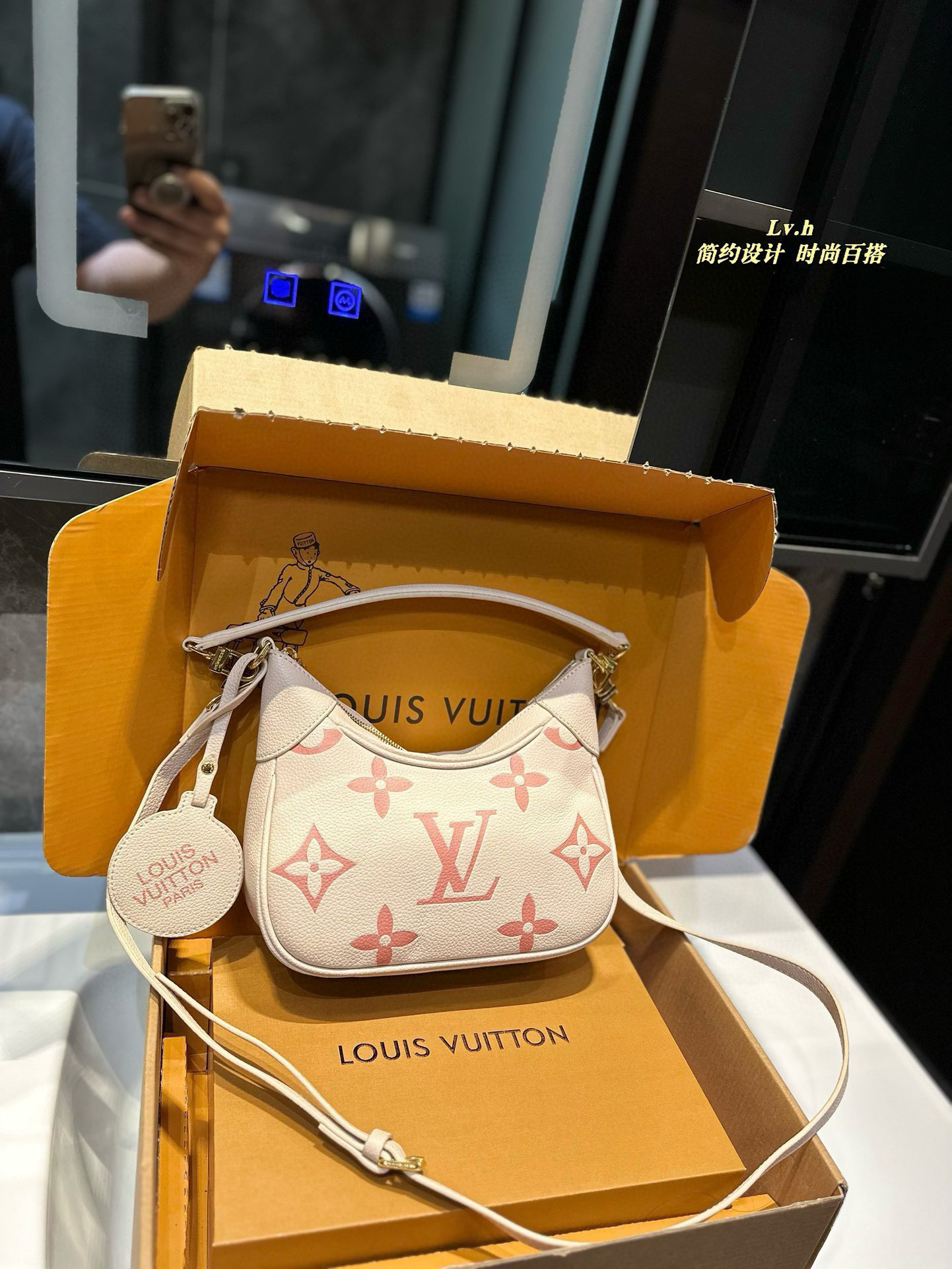 ❤️P130❤️LV Nuovo prodotto BAGATERELLE SCHEDA BAGNO AMPIO -Shoulder Mesengers Questa borsa è davvero semplice