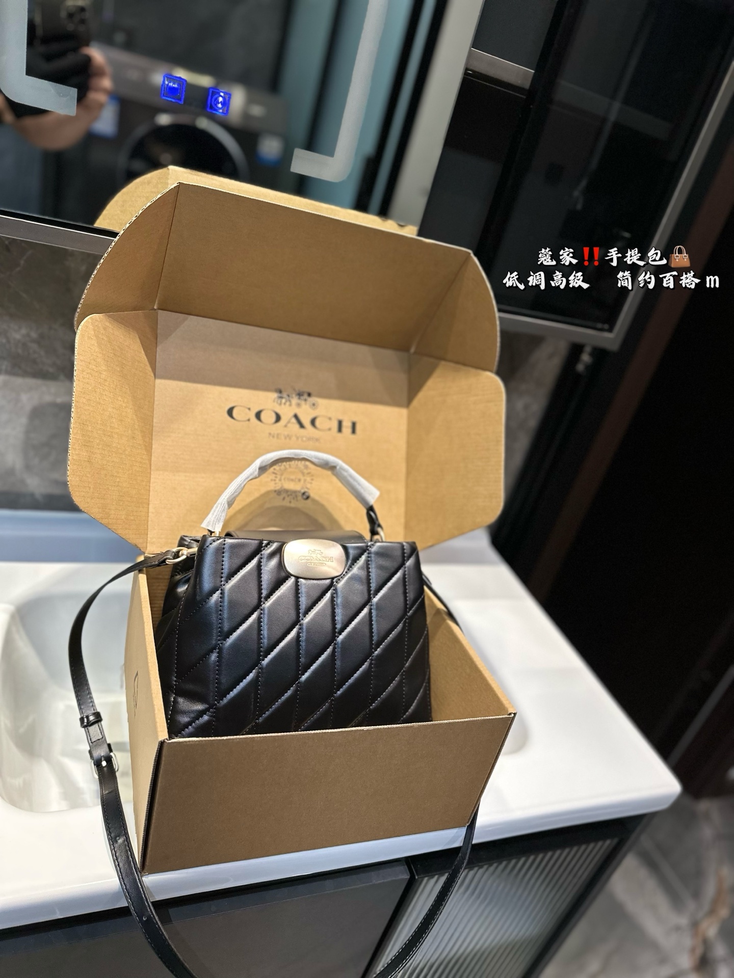 ❤️P165 (confezione regalo) ❤️Coach|Coach|Novità, questa volta sono finito di nuovo nei guai! I designer di coach sono così capaci alla fine della stagione, hanno ampliato nuovamente i loro trucchi e hanno fatto finire la gente nei guai! pieno di stile pigro! By Hadley Borsa a tracolla e cestino per verdure sono pronti colore marrone, così belli Taglia: 25 18