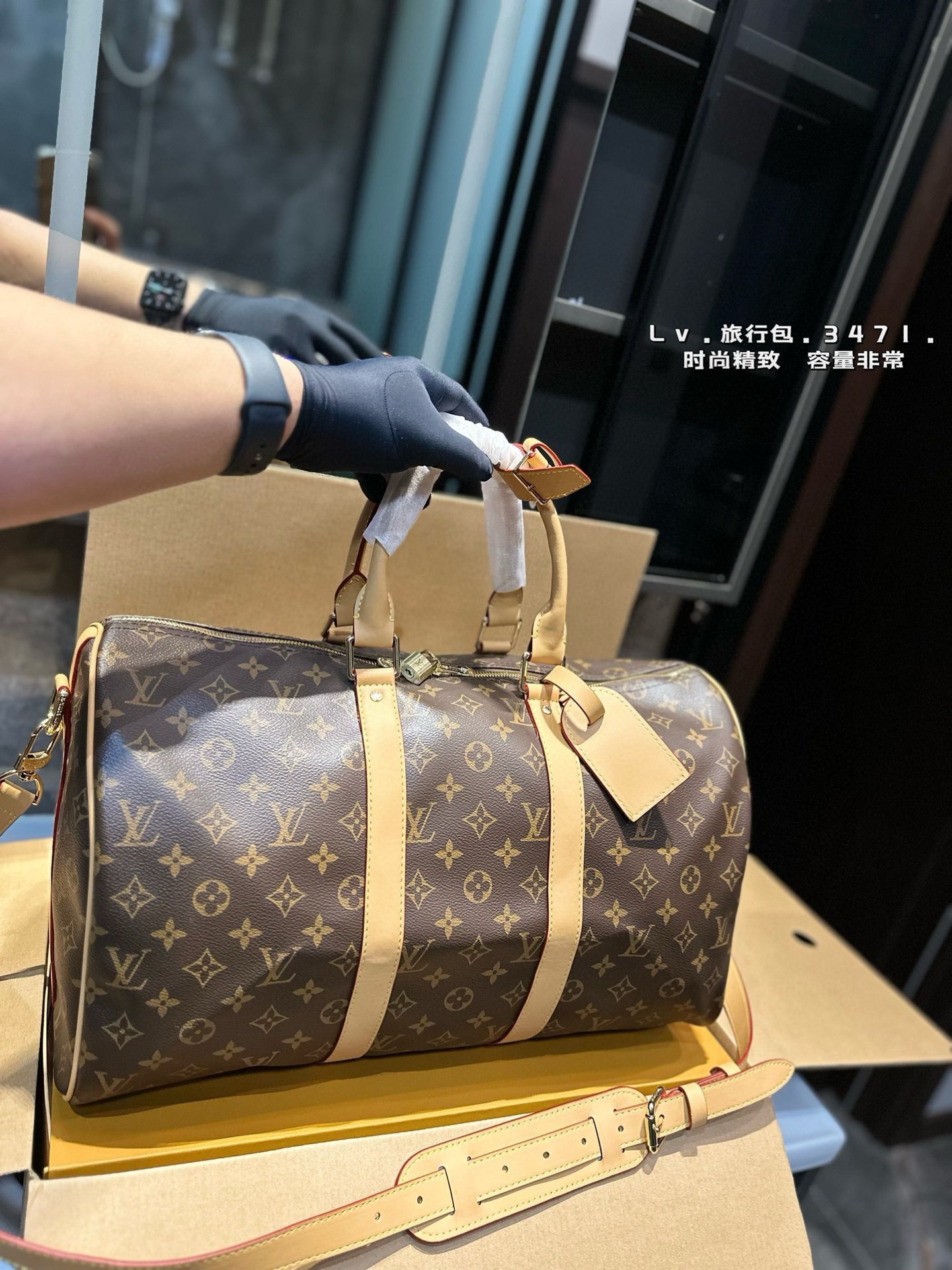 ❤️p165❤️La nuova borsa da viaggio di grande capacità di LVKeepall è uno degli articoli indispensabili per le fashioniste durante i viaggi in vacanza. Taglia 45 26