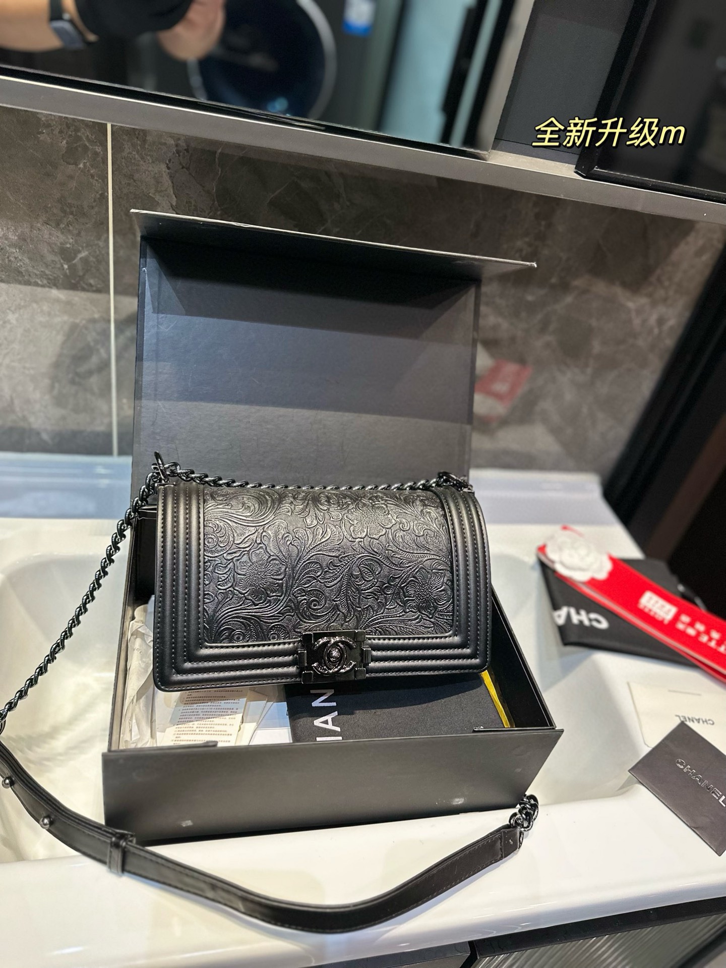 ❤️P155 (scatola regalo pieghevole) ❤️Chanel Chanel Leboy Relief Hot Mom Bag Serie classiche molto accattivanti e atmosferiche quotidianamente, versatile sulla strada, alla moda, a e fresco, must per ragazze ⚠️Size 25.15