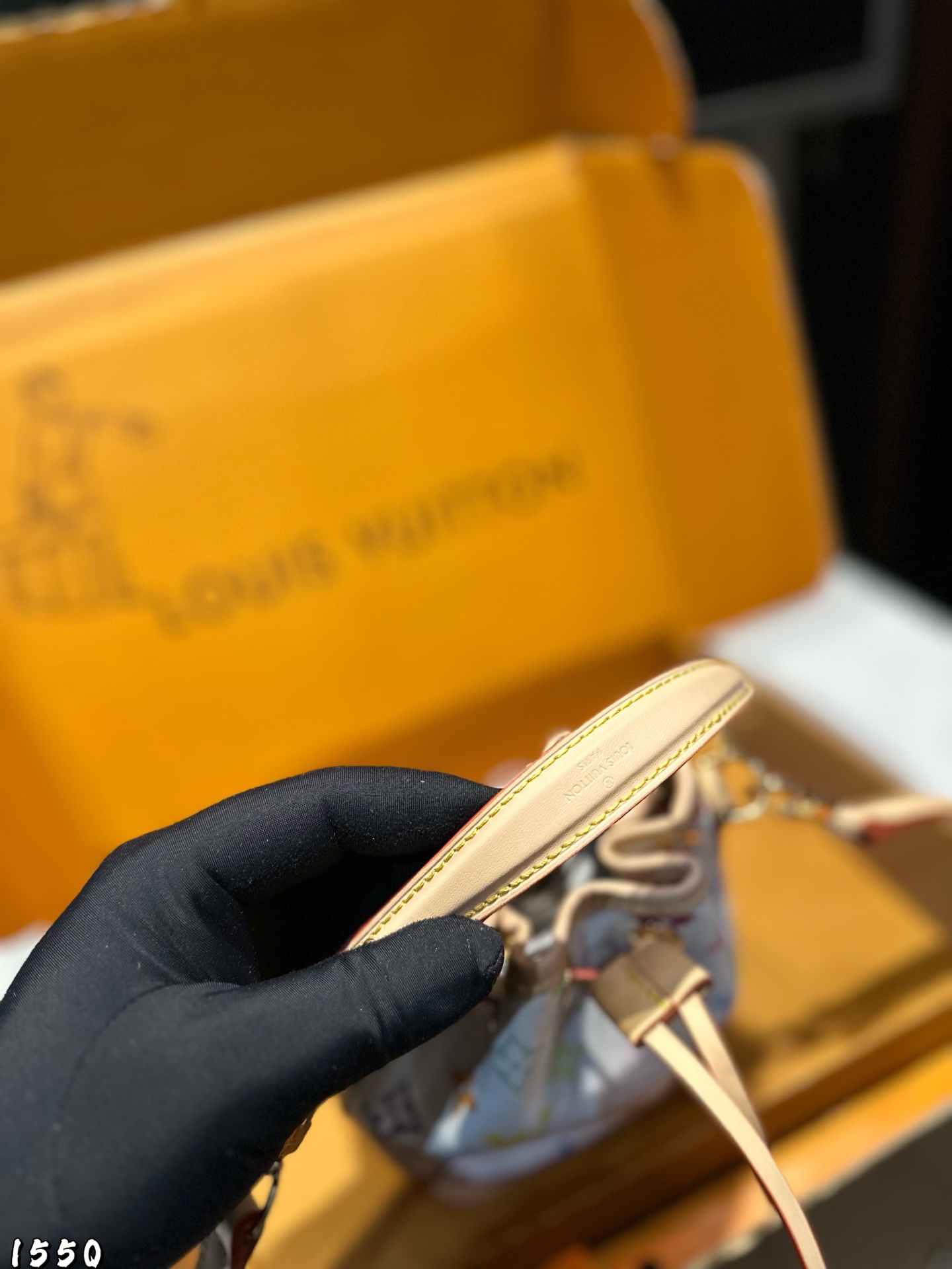 ❤️p135（礼盒包装）❤️
   LV 2025新款 抽绳小水桶
今天和大家分享全网抢先看L家 2024新款，最新Trio Mini icones實物图和性价比分析来啦。分别采用小水桶NOÉ尺寸水桶尺寸 ：13*10*16cm