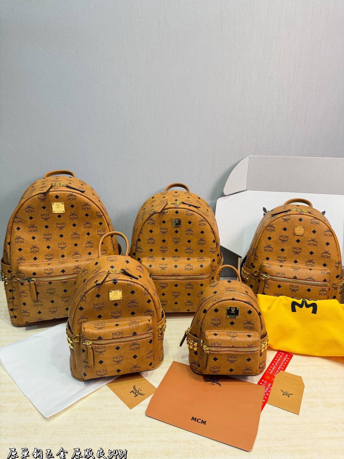 ❤️p230p215p205p195p180 (caja de regalo de avión)❤️ MCM mochila clásica 🎒 Tridimensional y natural, con simetría vertic…