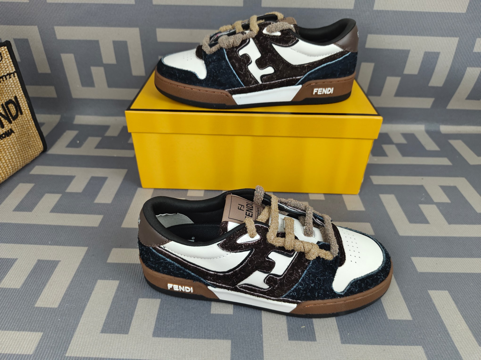 Fendi Style Leather Men's Shoes style reference detail image 4 from source 781872