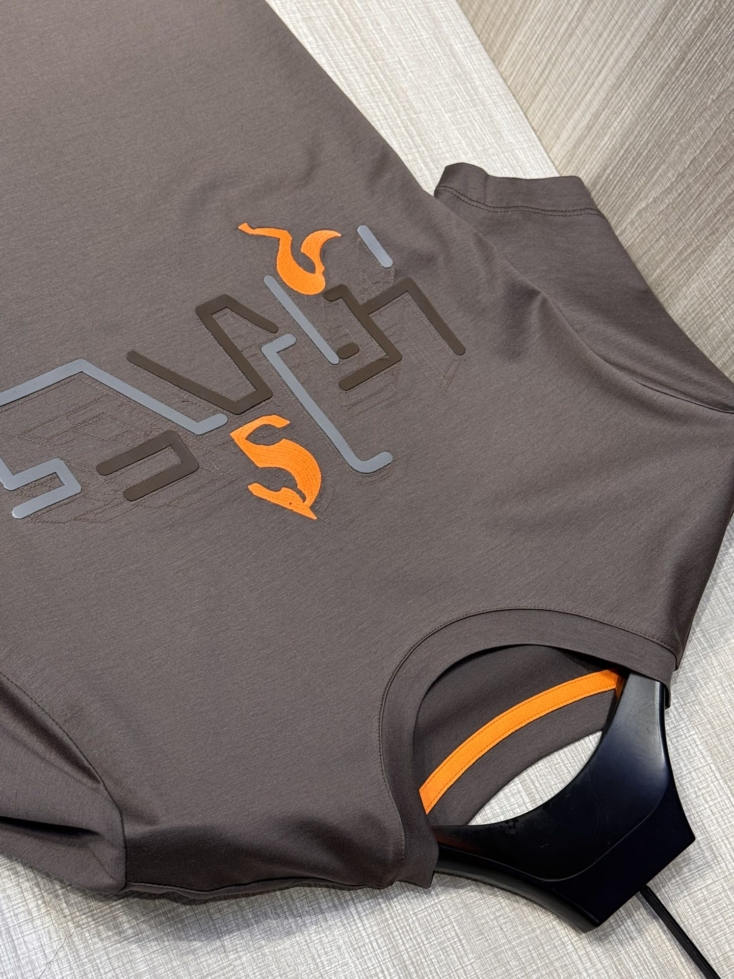 High-End 3D Geometric T-Shirts with Quality Embroidery and Premium Fabrics - 图片 6
