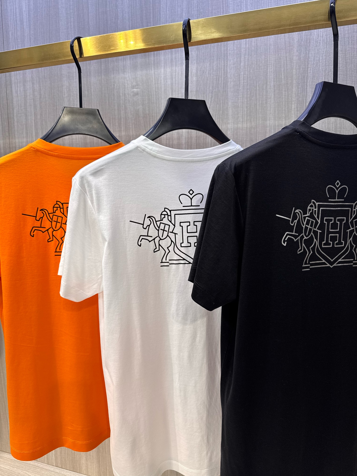 Luxurious High-Share Chorus H-Shirts for Spring/Summer 2025: Top-Quality Fabrics, Elegant Design - 图片 3