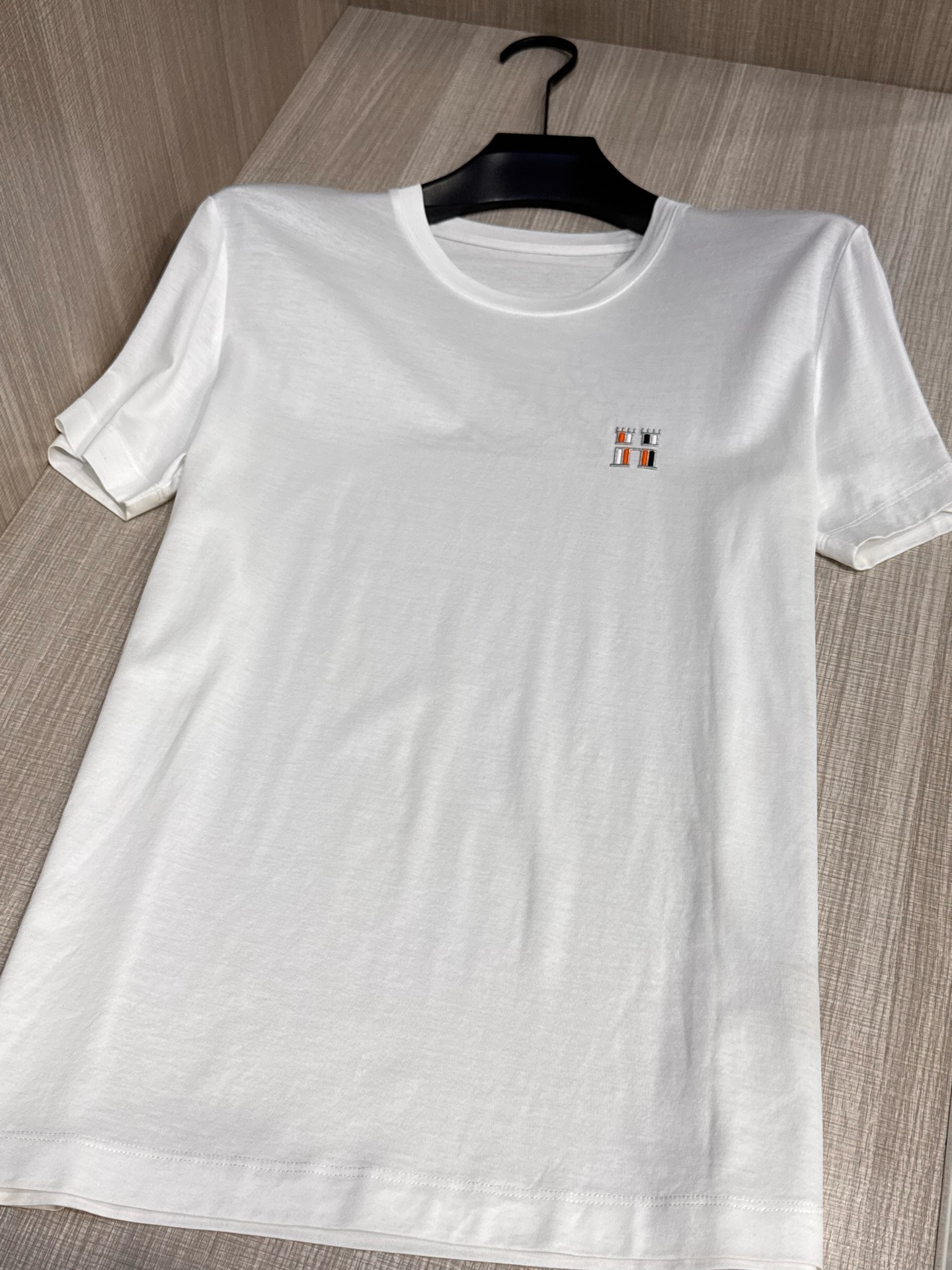 Luxurious High-End H-Shirts for Spring 2025: Top Quality Fabrics, Stylish Design. - 图片 4