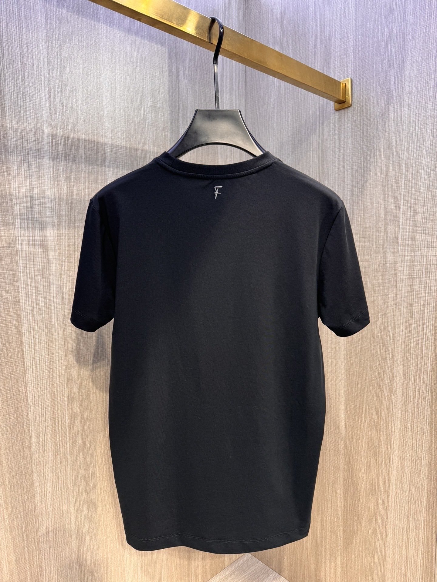 型号L710#,菲拉格慕 2025春夏最新双环绣标男士圆领短袖T恤衫,休闲剪裁棉质运动衫,简单大方,