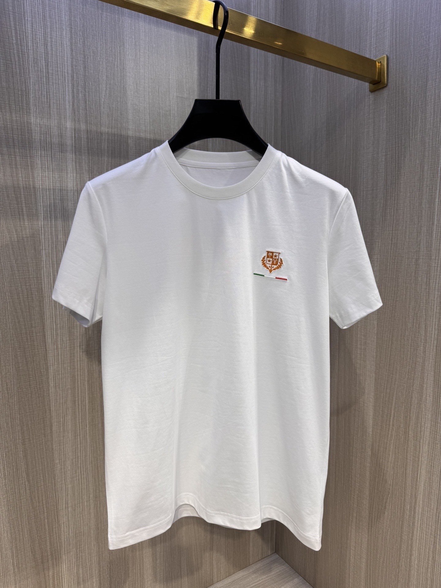 ,型号L802#,lp。家 2025春夏最新撞色经典绣标男士圆领短袖T恤衫,休闲剪裁棉质运动衫,简单大