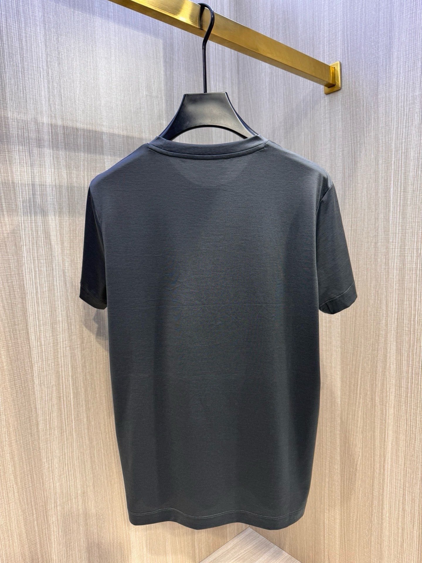 型号HS005#，爱马家 2026春夏最新机械马头印花男士圆领T恤衫，前身极具代表性的大号马头图案，由多