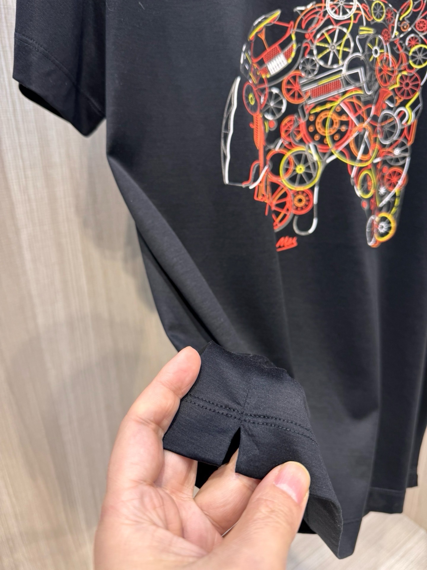 型号HS005#，爱马家 2026春夏最新机械马头印花男士圆领T恤衫，前身极具代表性的大号马头图案，由多