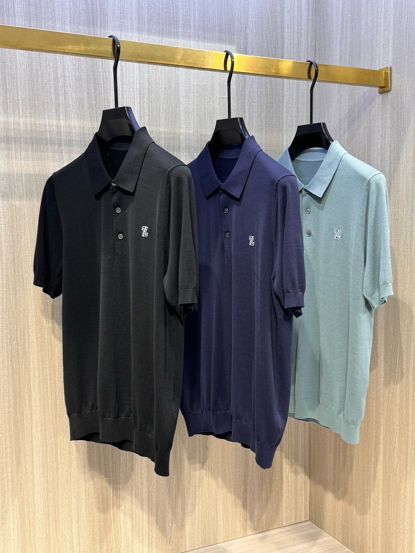 ，型号D-7303#，杰尼亚 2026春夏最新Z字绣标男士短袖翻领针织衫，精选针织棉质面料制成， 80支