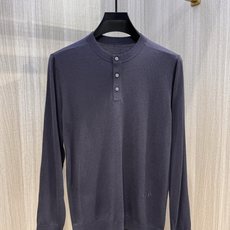 型号D-5011#,lP🆕家 2025秋冬最新经典字母绣标男士半开扣圆领毛衣,圆领套头款式,门襟三粒纽扣 型号D-5011#,lP🆕家 2025秋冬最新经典字母绣标男士半开扣圆领毛衣,圆领套头款式,门襟三粒纽扣