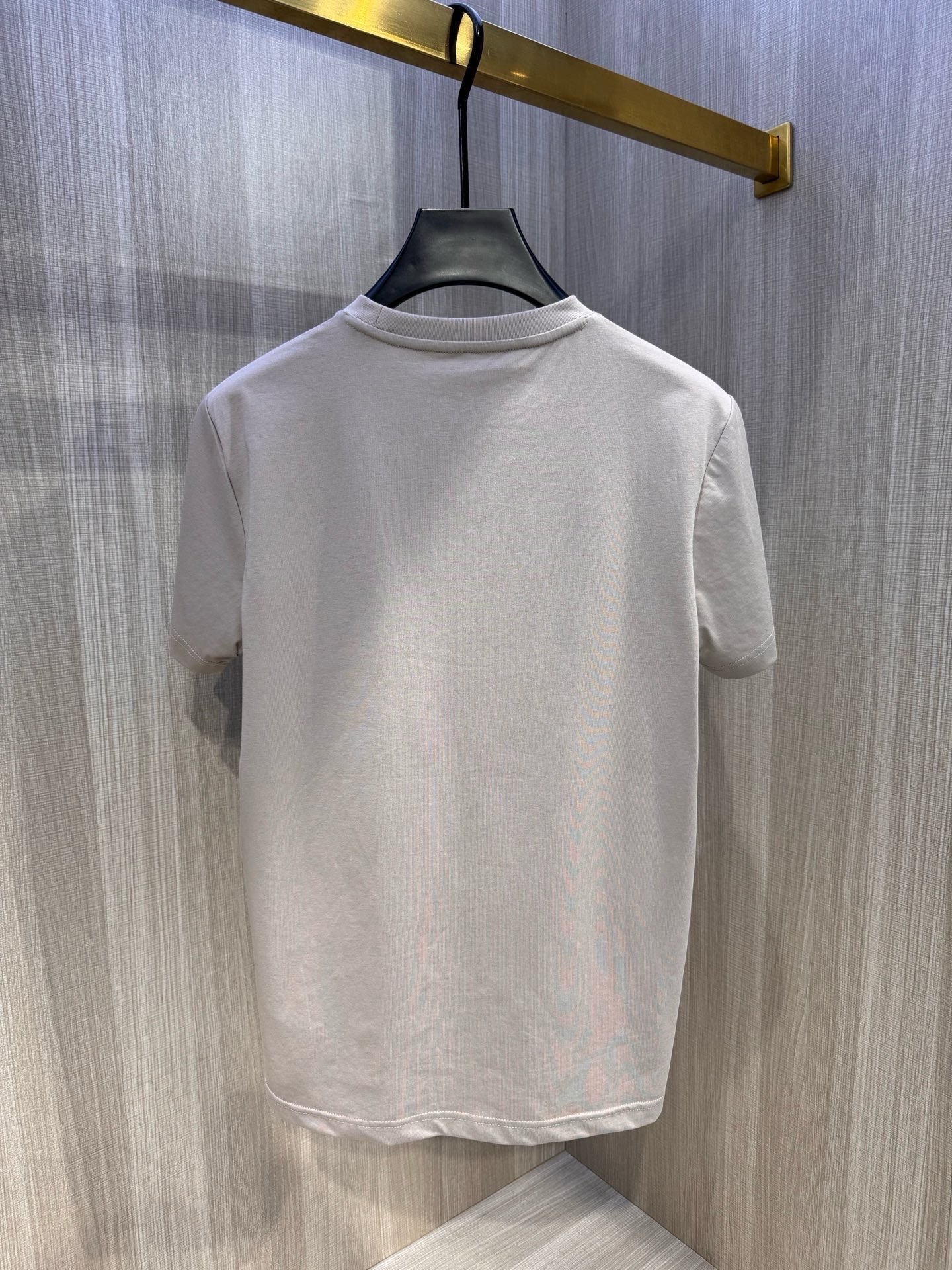 型号L809#，Loro piana家 2026春夏最新经典老鹰绣标男士圆领短袖T恤衫，休闲剪裁棉质运动