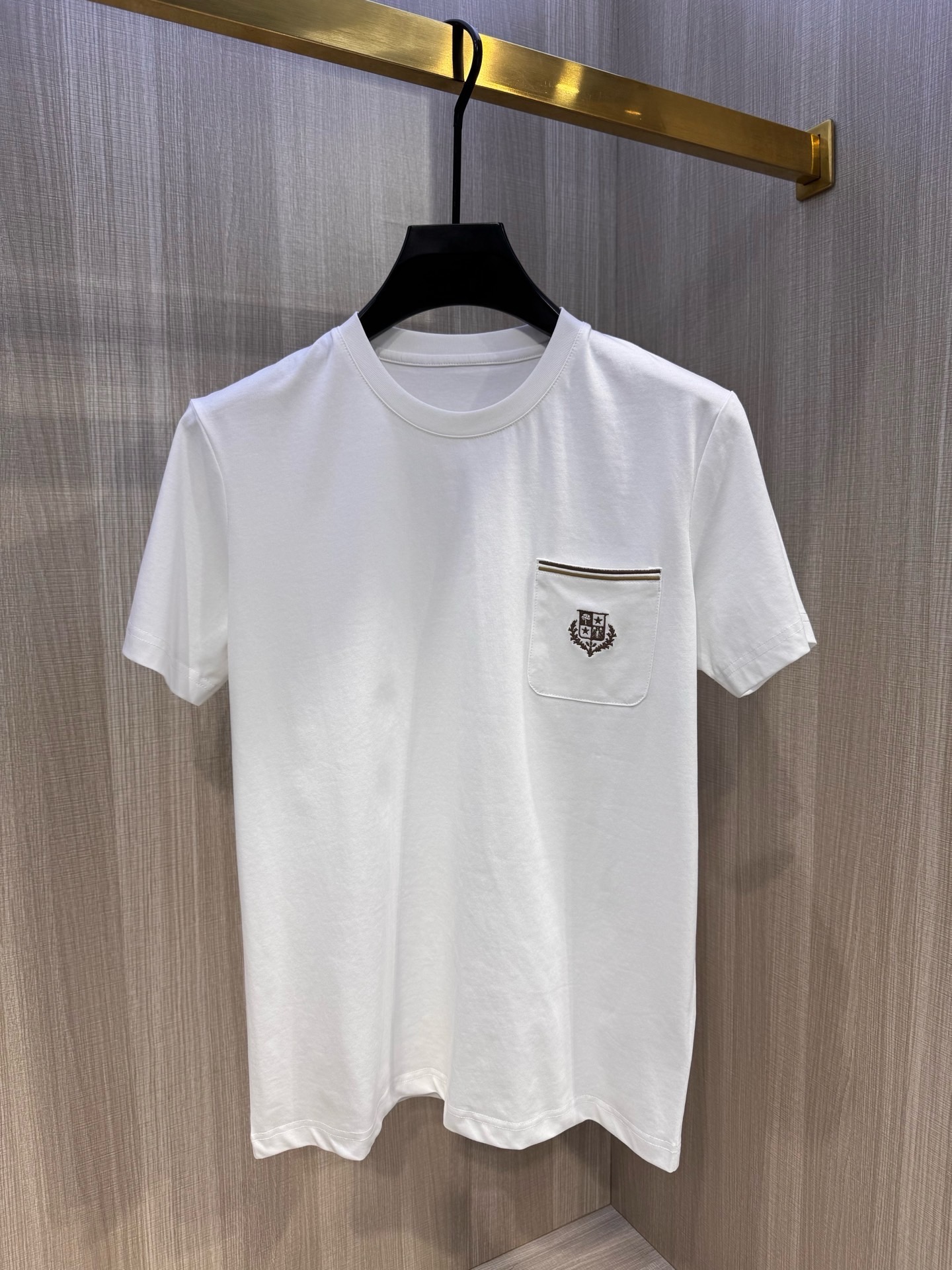 ，型号L811#，Loro piana家 2026春夏最新口袋绣标男士圆领短袖T恤衫，休闲剪裁棉质运动衫