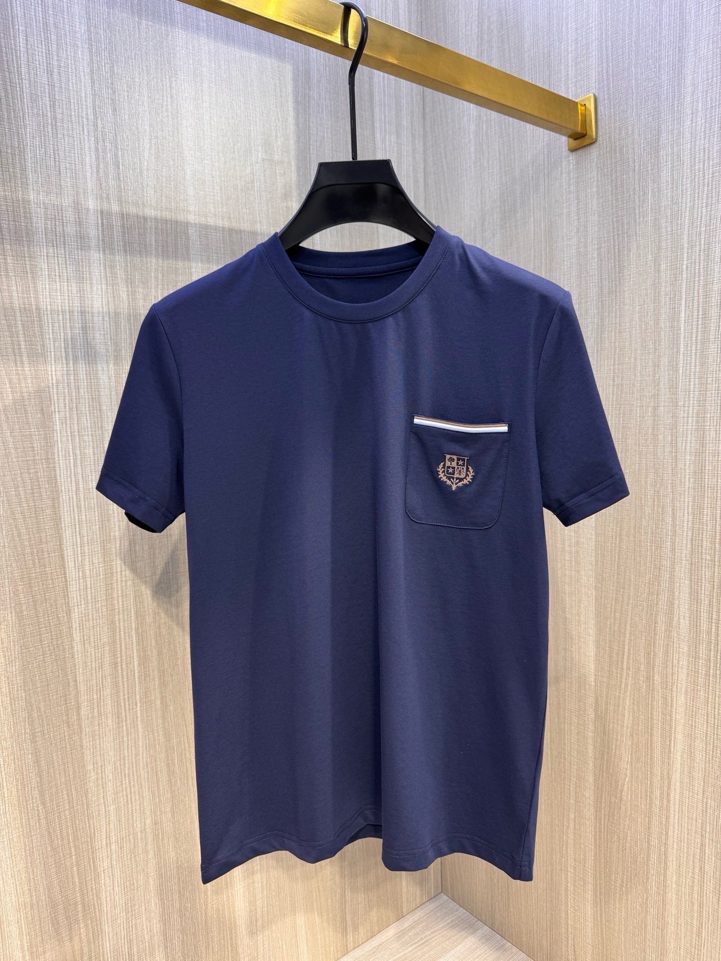 ，型号L811#，Loro piana家 2026春夏最新口袋绣标男士圆领短袖T恤衫，休闲剪裁棉质运动衫