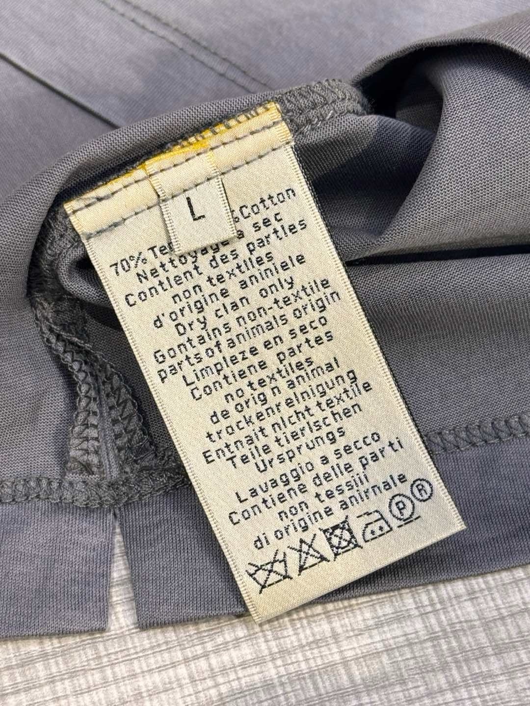 型号HS022#，爱马家 2026春夏最新大马头贴布绣男士圆领T恤衫，胸前极具代表性的大号马头图案，采用
