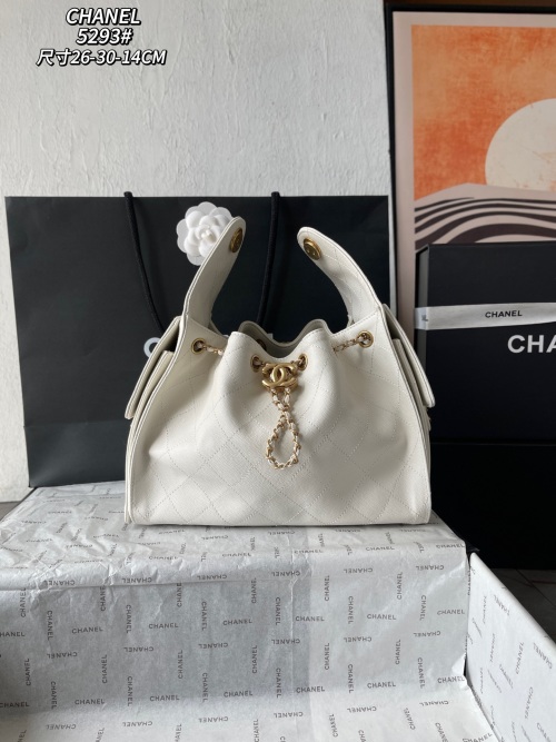 Chanel 25C White Hobo Bag with Gold Chain & Diamond Quilted Leather 1 Chanel 25C White Hobo Bag with Gold Chain & Diamond Quilted Leather
