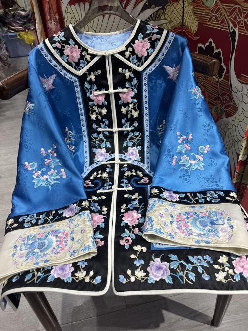 Elegant New Chinese Style Acetate Jacquard Embroidered Butterfly Hanfu Jacket 1 Elegant New Chinese Style Acetate Jacquard Embroidered Butterfly Hanfu Jacket