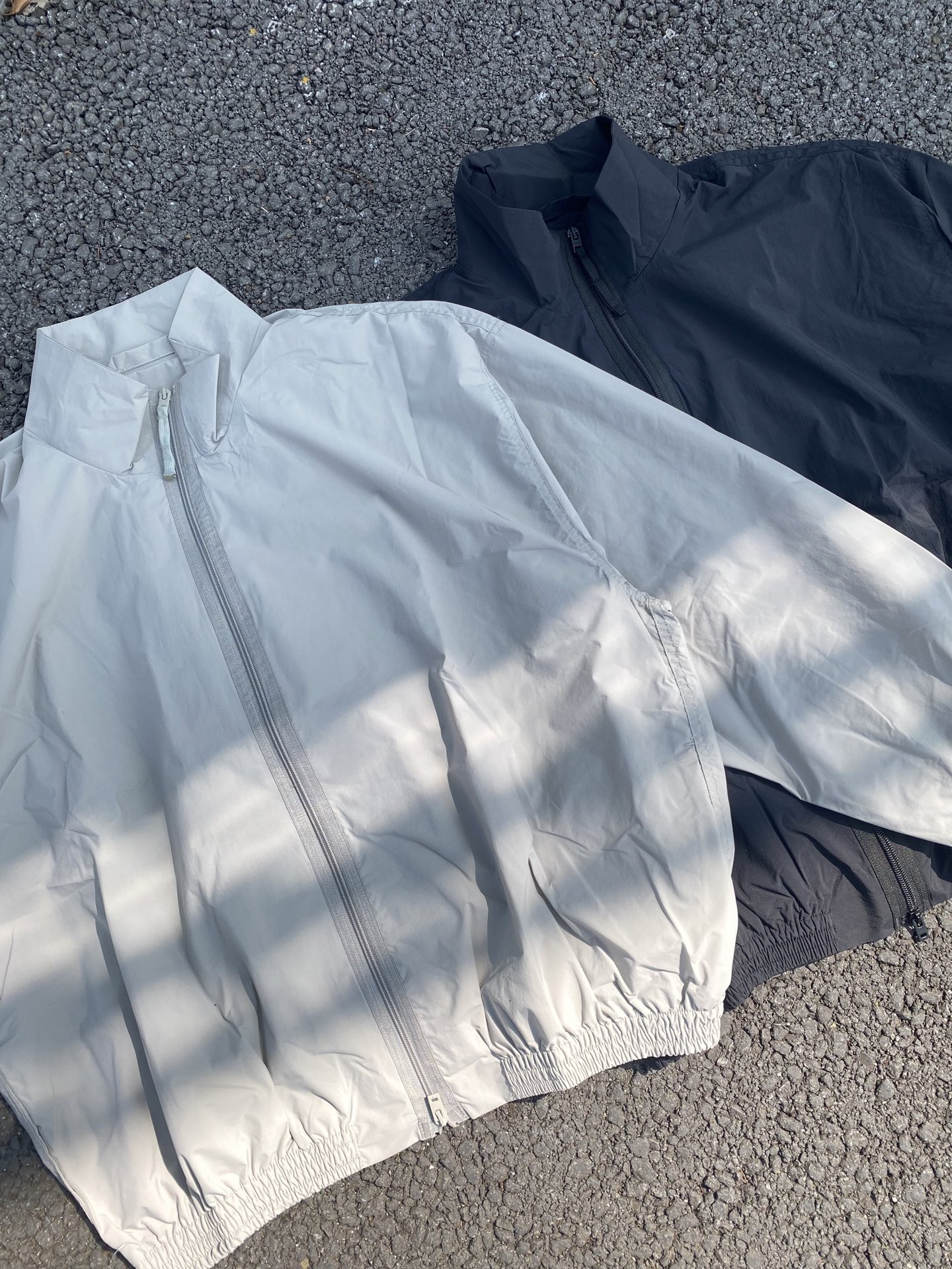 Alternative view of Windbreaker 06743