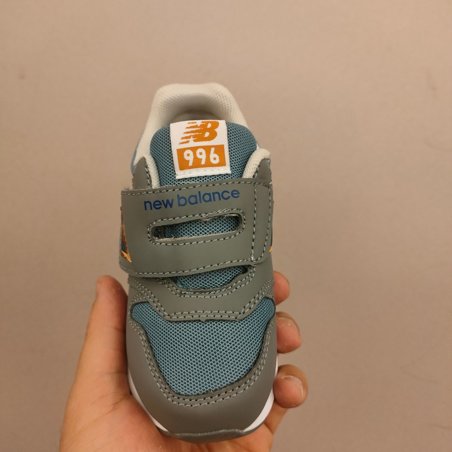 图片[4]-996儿童低帮透气防震防滑运动鞋 大童魔术贴加松紧带，小童魔术贴 经典的996系列！该系列传承了品牌的诸多优点，大胆创新！堪称经典系列里的经典，也是最为热门的系列！时隔一年，再次带来的童鞋，必属重磅～-选品中心