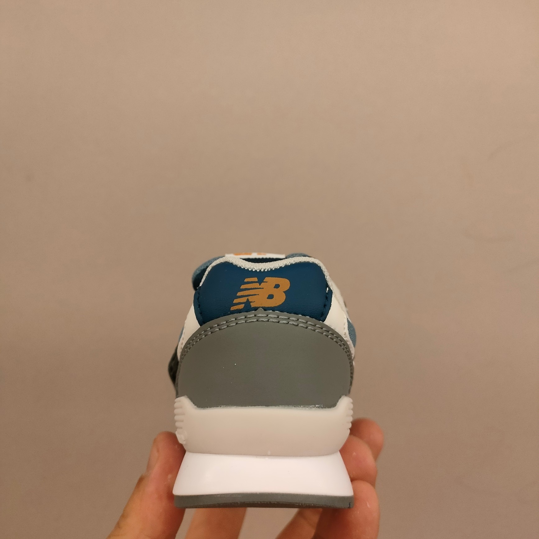 图片[6]-996儿童低帮透气防震防滑运动鞋 大童魔术贴加松紧带，小童魔术贴 经典的996系列！该系列传承了品牌的诸多优点，大胆创新！堪称经典系列里的经典，也是最为热门的系列！时隔一年，再次带来的童鞋，必属重磅～-选品中心