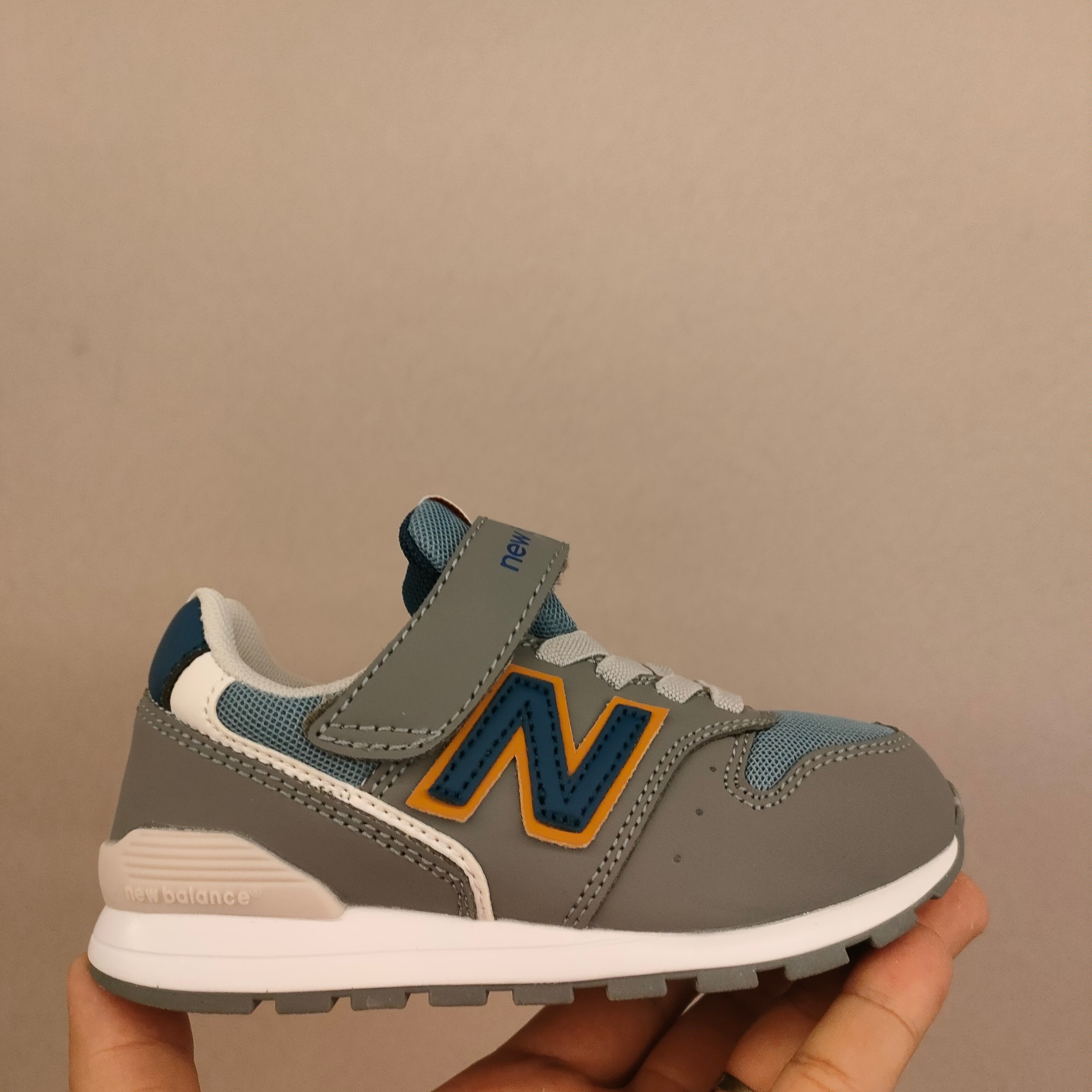 图片[3]-996儿童低帮透气防震防滑运动鞋 大童魔术贴加松紧带，小童魔术贴 经典的996系列！该系列传承了品牌的诸多优点，大胆创新！堪称经典系列里的经典，也是最为热门的系列！时隔一年，再次带来的童鞋，必属重磅～-选品中心