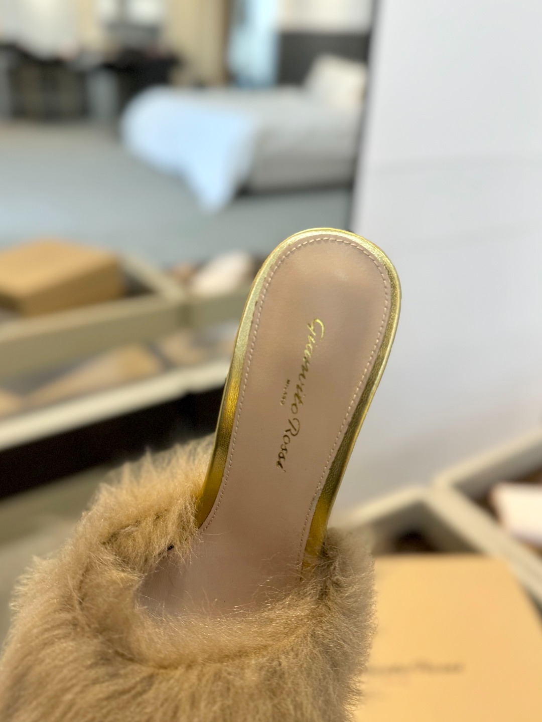 Gianvitorossi2025这款高跟拖鞋极简主义的ElleGianvitoRossi秉承了其传统意
