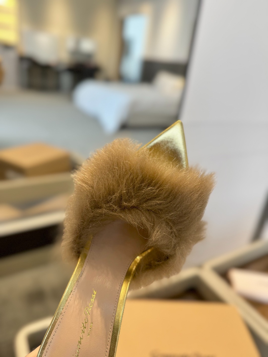 Gianvitorossi2025这款高跟拖鞋极简主义的ElleGianvitoRossi秉承了其传统意
