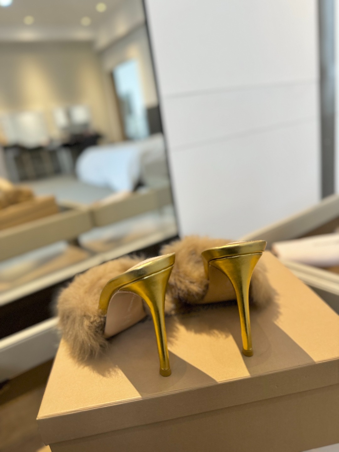 Gianvitorossi2025这款高跟拖鞋极简主义的ElleGianvitoRossi秉承了其传统意